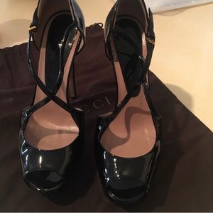 Gucci Platform Pumps!